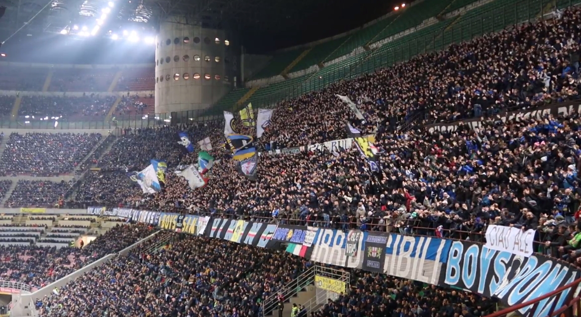  汉诺威,主场球迷冲突导致比赛中断五分钟引发关注